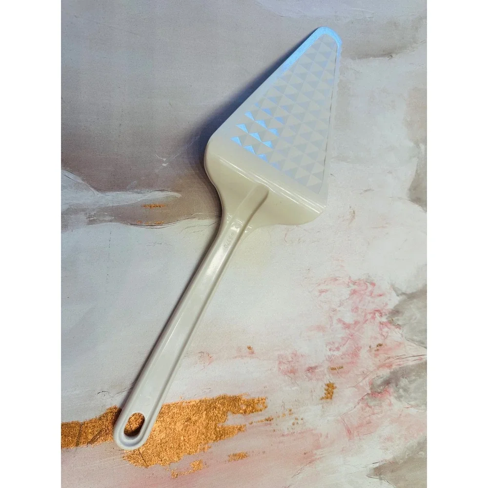 Vintage Pyrex Accessories Cream White Plastic Pie Cake Server Serrated 12